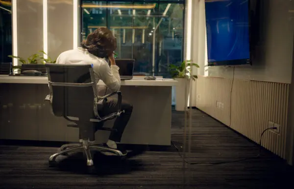 3 things destroying social connection in your hybrid workplace